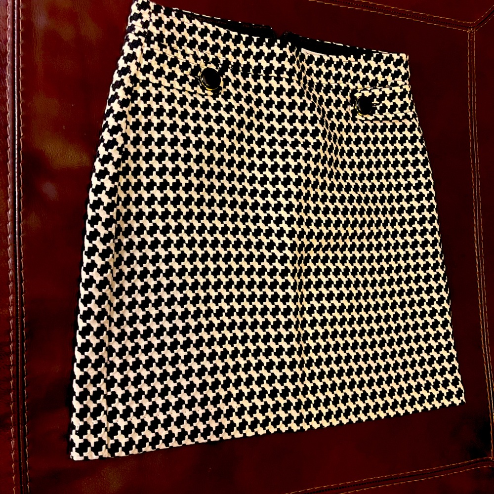 Trina Turk Black and White skirt